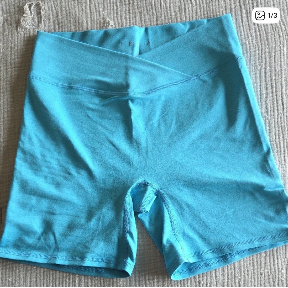 ISLA movement crossover shorts